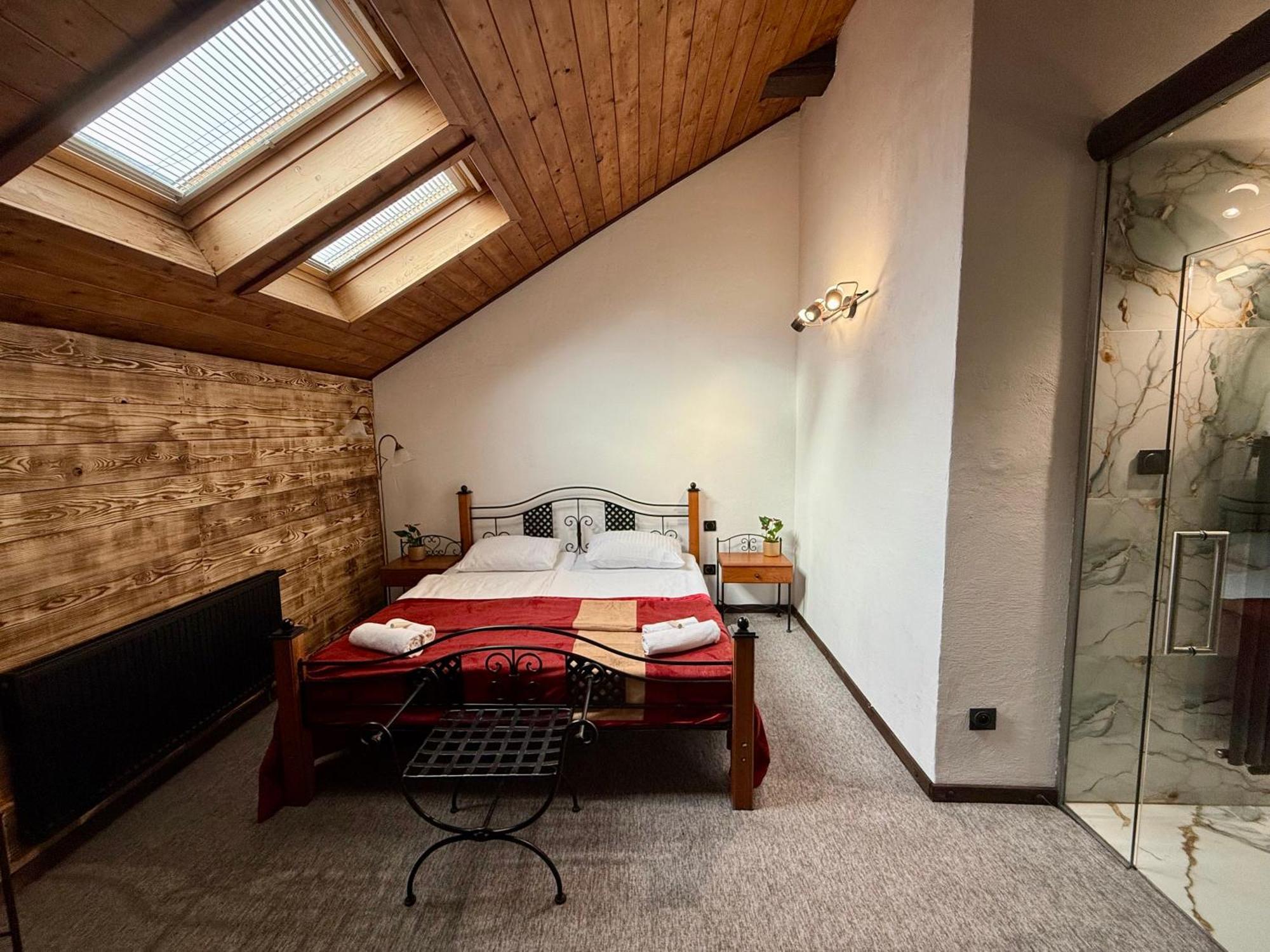 Hotel Plzensky Dvur Фрідек-Містек Екстер'єр фото